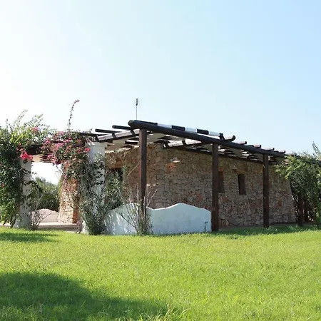 Rugiada Villa *
